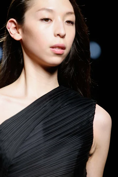 Look 15